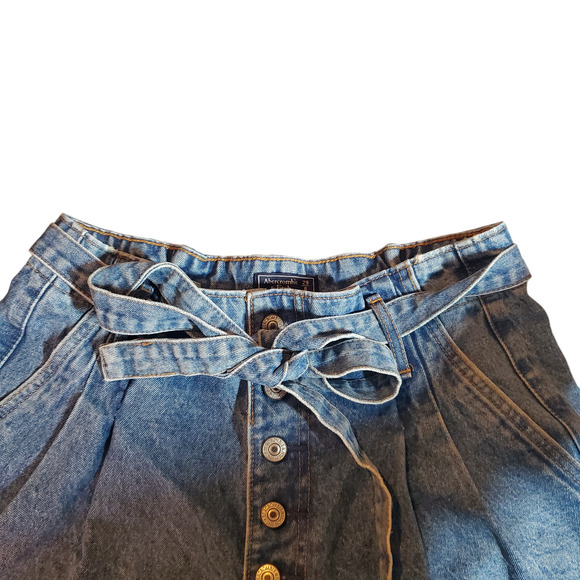 Abercrombie & Fitch Natural Rise Short Women's Size 29 / 8 Button Fly with Belt - Picture 6 of 15